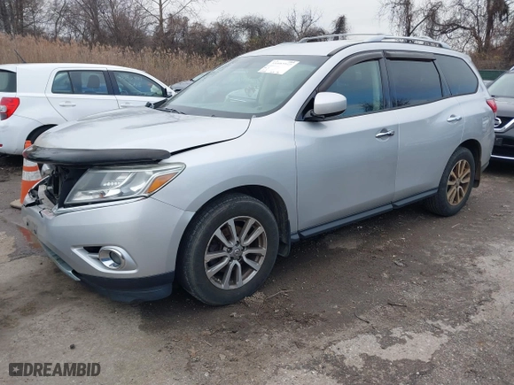 2015 Nissan Pathfinder S with VIN 5N1AR2MMXFC652324, listed as a IAAI auction lot 41004060 with 117,083 mi miles. Bid and sale history available at carsss.com. Image 20.
