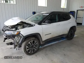 2022 Jeep Compass Limited z VIN 3C4NJDCB2NT114678, wystawiony jako Copart lot #57389905 z przebiegiem 70 122 mil mil oraz Szkoda całkowita • Salvage title. Historia ofert i sprzedaży dostępna na DreamBid. Obrazek 1.