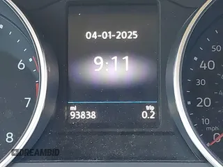 2018 Volkswagen Tiguan SEL z VIN 3VV2B7AX6JM039344, wystawiony jako IAAI lot #41934536 z przebiegiem 93 838 mil mil oraz . Historia ofert i sprzedaży dostępna na DreamBid. Obrazek 16.