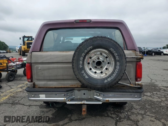 1996 Ford Bronco Custom with VIN 1FMEU15H7TLB67596, listed as a Copart auction lot 64772695 with 125,576 mi miles and Clean title. Bid and sale history available at DreamBid. Image 6.