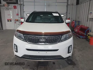 2014 Kia Sorento SX with VIN 5XYKW4A75EG518505, listed as a IAAI auction lot 36939010 with 175,976 mi miles. Bid and sale history available at carsss.com. Image 12.