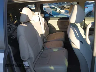 2021 Kia Sedona EX with VIN KNDMB5C19M6671635, listed as a IAAI auction lot 41146597 with 43,070 mi miles. Bid and sale history available at carsss.com. Image 8.