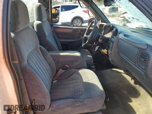 1998 Chevrolet S-10 with VIN 1GCCS1445WK146319, listed as a Copart auction lot 46377795 with 0 mi miles and Salvage Title. Bid and sale history available at carsss.com. Image 7.