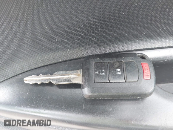 2020 Mitsubishi Mirage SE z VIN ML32F4FJ6LHF03090, wystawiony jako IAAI lot #42120301 z przebiegiem 105 716 mil mil oraz . Historia ofert i sprzedaży dostępna na DreamBid. Obrazek 11.