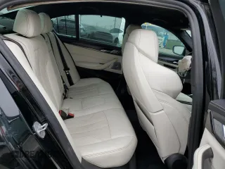 2020 BMW M5 z VIN WBSJF0C02LCE10800, wystawiony jako Copart lot #60674545 z przebiegiem Nie podano mil oraz Szkoda całkowita • Salvage title. Historia ofert i sprzedaży dostępna na DreamBid. Obrazek 10.