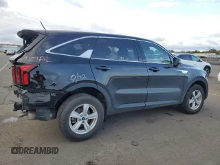2022 Kia Sorento LX z VIN 5XYRGDLC5NG151997, wystawiony jako Copart lot #49039095 z przebiegiem 30 886 mil mil oraz Szkoda całkowita • Salvage title. Historia ofert i sprzedaży dostępna na DreamBid. Obrazek 3.