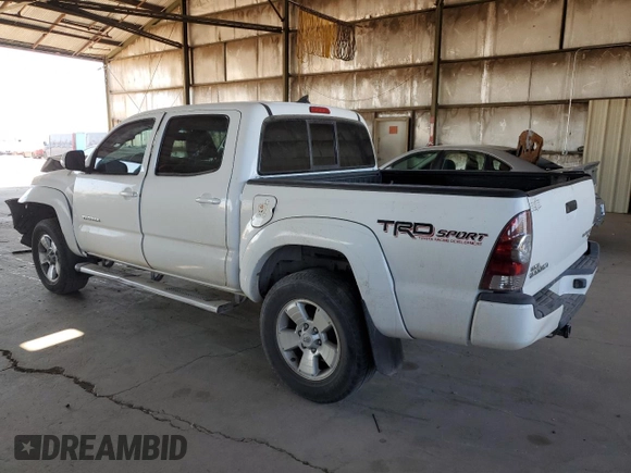 2015 Toyota Tacoma PreRunner z VIN 3TMJU4GNXFM175959, wystawiony jako Copart lot #57895825 z przebiegiem 157 955 mil mil oraz Szkoda całkowita • Salvage title. Historia ofert i sprzedaży dostępna na DreamBid. Obrazek 2.