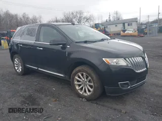 2013 Lincoln MKX with VIN 2LMDJ8JK9DBL14151, listed as a IAAI auction lot 41863646 with 138,517 mi miles. Bid and sale history available at carsss.com. Image 1.