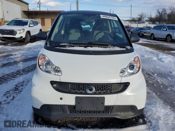 2015 Smart fortwo Passion z VIN WMEEJ3BA8FK797266, wystawiony jako Copart lot #44854795 z przebiegiem 18 581 mil mil oraz Czysty tytuł • Clean title. Historia ofert i sprzedaży dostępna na DreamBid. Obrazek 5.