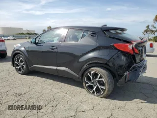 2018 Toyota C-HR XLE z VIN NMTKHMBXXJR024077, wystawiony jako Copart lot #53398025 z przebiegiem 97 079 mil mil oraz Szkoda całkowita • Salvage title. Historia ofert i sprzedaży dostępna na DreamBid. Obrazek 2.