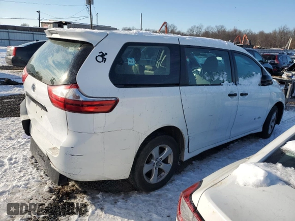 2018 Toyota Sienna L with VIN 5TDZZ3DC5JS944216, listed as a Copart auction lot 42262675 with 163,078 mi miles and Clean Title. Bid and sale history available at DreamBid. Image 3.