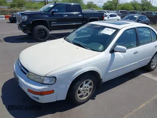 1998 Nissan Maxima GXE z VIN JN1CA21D6WT510015, wystawiony jako IAAI lot #42004731 z przebiegiem 114 575 mil mil oraz . Historia ofert i sprzedaży dostępna na DreamBid. Obrazek 6.