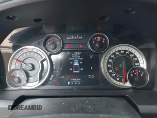 2017 Ram 1500 Big Horn z VIN 1C6RR7LG3HS641326, wystawiony jako IAAI lot #42213299 z przebiegiem 117 824 mil mil oraz . Historia ofert i sprzedaży dostępna na DreamBid. Obrazek 7.
