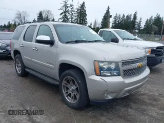 2007 Chevrolet Tahoe LTZ z VIN 1GNFK13047J373205, wystawiony jako IAAI lot #41830747 z przebiegiem 182 361 mil mil oraz . Historia ofert i sprzedaży dostępna na DreamBid. Obrazek 1.