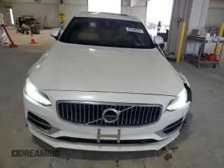 2018 Volvo S90 Inscription z VIN LVY992ML1JP020191, wystawiony jako Copart lot #45768555 z przebiegiem 107 712 mil mil oraz Szkoda całkowita • Salvage title. Historia ofert i sprzedaży dostępna na DreamBid. Obrazek 5.