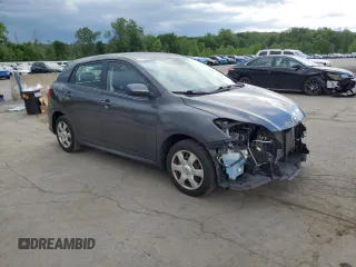 2009 Toyota Matrix S z VIN 2T1LE40E49C011605, wystawiony jako Copart lot #62895715 z przebiegiem 96 378 mil mil oraz Szkoda całkowita • Salvage title. Historia ofert i sprzedaży dostępna na DreamBid. Obrazek 4.