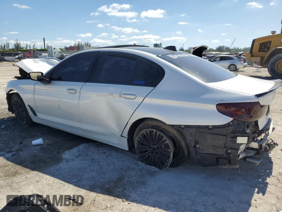 2020 BMW 5 Series 530i z VIN WBAJR3C01LWW68055, wystawiony jako Copart lot #56959985 z przebiegiem Nie podano mil oraz Nie do naprawy • Non repairable. Historia ofert i sprzedaży dostępna na DreamBid. Obrazek 2.