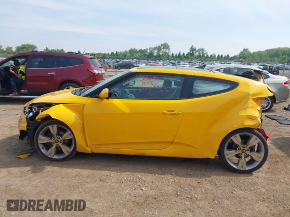 2013 Hyundai Veloster w/Black Int with VIN KMHTC6AD7DU161769, listed as a IAAI auction lot 42448221 with 139,936 mi miles and . Bid and sale history available at DreamBid. Image 14.