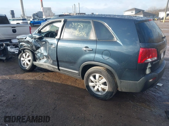 2011 Kia Sorento LX with VIN 5XYKT3A1XBG113928, listed as a IAAI auction lot 41722506 with 189,039 mi miles. Bid and sale history available at carsss.com. Image 3.