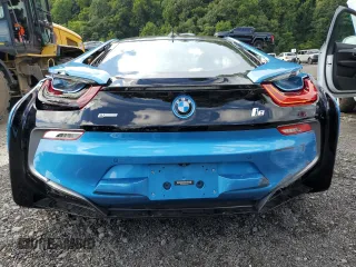 2015 BMW i8 z VIN WBY2Z2C55FV391061, wystawiony jako Copart lot #67933554 z przebiegiem 28 047 mil mil oraz Szkoda całkowita • Salvage title. Historia ofert i sprzedaży dostępna na DreamBid. Obrazek 6.