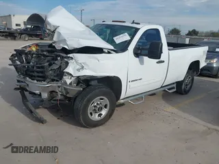 2009 GMC Sierra 2500HD z VIN 1GTHC44KX9E129618, wystawiony jako IAAI lot #41351695 z przebiegiem 133 304 mil mil oraz . Historia ofert i sprzedaży dostępna na DreamBid. Obrazek 17.