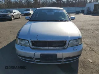 2000 Audi S4 z VIN WAUDD68DXYA129608, wystawiony jako Copart lot #50731165 z przebiegiem 177 081 mil mil oraz Czysty tytuł • Clean title. Historia ofert i sprzedaży dostępna na DreamBid. Obrazek 5.