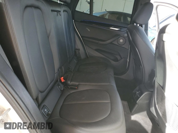 2021 BMW X1 sDrive28i z VIN WBXJG7C01M5T08696, wystawiony jako Copart lot #48004855 z przebiegiem 37 593 mil mil oraz Szkody całkowita. Historia ofert i sprzedaży dostępna na DreamBid. Obrazek 11.
