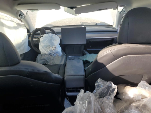2021 Tesla Model 3 Long Range z VIN 5YJ3E1EB7MF849399, wystawiony jako Copart lot #47010175 z przebiegiem Nie podano mil oraz Szkoda całkowita • Salvage title. Historia ofert i sprzedaży dostępna na DreamBid. Obrazek 8.