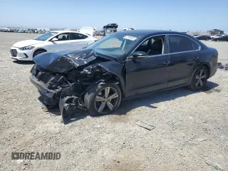 2012 Volkswagen Passat SE z VIN 1VWBP7A32CC019395, wystawiony jako Copart lot #57185835 z przebiegiem Nie podano mil oraz Szkoda całkowita • Salvage title. Historia ofert i sprzedaży dostępna na DreamBid. Obrazek 1.