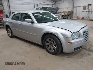 2006 Chrysler 300 with VIN 2C3LA43R06H417610, listed as a IAAI auction lot 42157332 with 202,364 mi miles and . Bid and sale history available at carsss.com. Image 1.