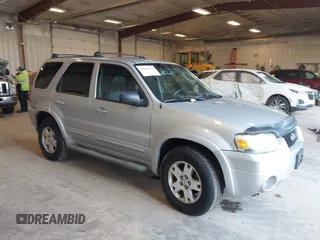 2006 Ford Escape Limited with VIN 1FMYU94176KC07783, listed as a IAAI auction lot 42083378 with 201,327 mi miles. Bid and sale history available at carsss.com. Image 1.