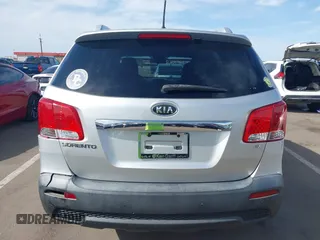2011 Kia Sorento EX with VIN 5XYKU3A12BG076595, listed as a IAAI auction lot 41920914 with 190,751 mi miles. Bid and sale history available at carsss.com. Image 16.