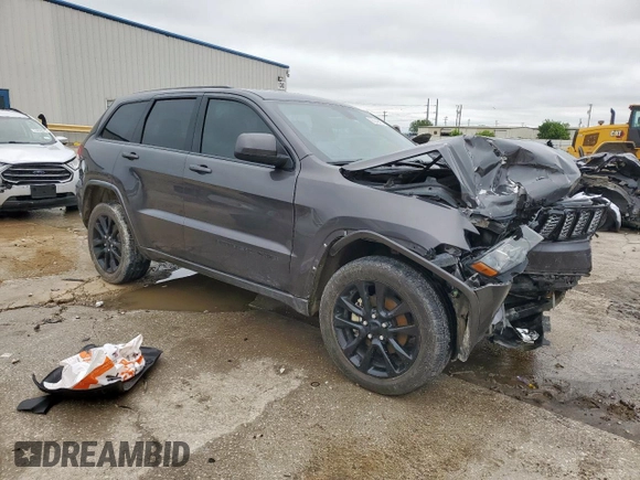 2019 Jeep Grand Cherokee Altitude z VIN 1C4RJEAG4KC811167, wystawiony jako Copart lot #55943695 z przebiegiem 131 090 mil mil oraz Szkoda całkowita • Salvage title. Historia ofert i sprzedaży dostępna na DreamBid. Obrazek 4.