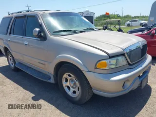 2000 Lincoln Navigator z VIN 5LMEU27A0YLJ29671, wystawiony jako IAAI lot #42260854 z przebiegiem Nie podano mil oraz . Historia ofert i sprzedaży dostępna na DreamBid. Obrazek 1.