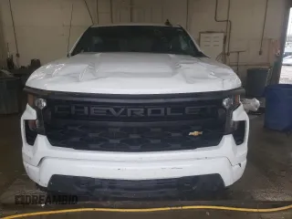 2022 Chevrolet Silverado 1500 Custom with VIN 1GCPABEK2NZ584597, listed as a Copart auction lot 42118715 with 113,757 mi miles and Salvage Title. Bid and sale history available at DreamBid. Image 5.