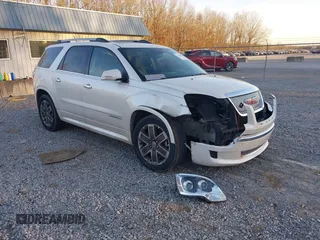 2011 GMC Acadia Denali z VIN 1GKKRTED0BJ355702, wystawiony jako IAAI lot #41454000 z przebiegiem 240 711 mil mil oraz . Historia ofert i sprzedaży dostępna na DreamBid. Obrazek 1.