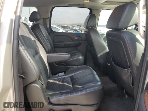 2008 Chevrolet Suburban LTZ with VIN 1GNFC16028R257139, listed as a Copart auction lot 42393525 with 368,736 mi miles and Clean title. Bid and sale history available at DreamBid. Image 10.