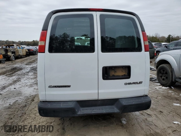 2005 Chevrolet Express Cargo z VIN 1GCFG15X051168059, wystawiony jako Copart lot #88302095 z przebiegiem Nie podano mil oraz Szkoda całkowita • Salvage title. Historia ofert i sprzedaży dostępna na DreamBid. Obrazek 6.