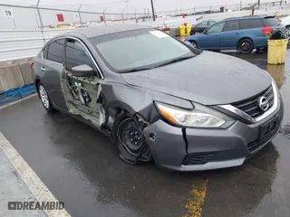 2018 Nissan Altima 2.5 SL with VIN 1N4AL3APXJC110505, listed as a IAAI auction lot 41586879 with 125,492 mi miles. Bid and sale history available at carsss.com. Image 1.
