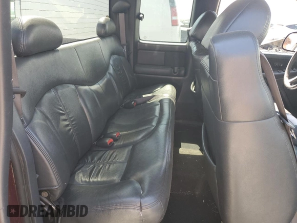 2000 GMC New Sierra 1500 SLE with VIN 1GTEK19T7YZ202845, listed as a Copart auction lot 51596555 with 243,067 mi miles and Salvage Title. Bid and sale history available at carsss.com. Image 10.