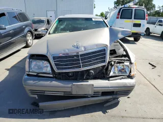 1995 Mercedes-Benz S 320 z VIN WDBGA33E5SA282877, wystawiony jako Copart lot #56253725 z przebiegiem Nie podano mil oraz Szkody całkowita. Historia ofert i sprzedaży dostępna na DreamBid. Obrazek 5.