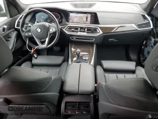 2020 BMW X5 xDrive40i z VIN 5UXCR6C02L9C49466, wystawiony jako Copart lot #56988425 z przebiegiem 60 558 mil mil oraz Szkoda całkowita • Salvage title. Historia ofert i sprzedaży dostępna na DreamBid. Obrazek 8.