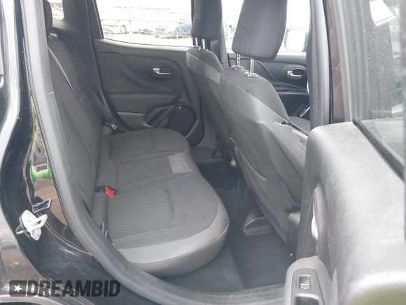 2018 Jeep Renegade Latitude with VIN ZACCJABB3JPH39597, listed as a IAAI auction lot 41858045 with 67,462 mi miles. Bid and sale history available at carsss.com. Image 8.