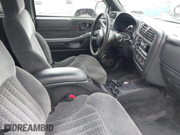 2000 Chevrolet Blazer LT with VIN 1GNDT13W9YK287456, listed as a IAAI auction lot 42450504 with 139,649 mi miles and . Bid and sale history available at DreamBid. Image 5.