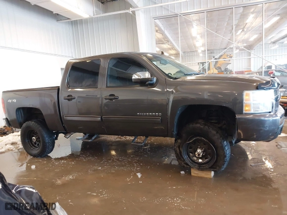 2011 Chevrolet Silverado 1500 LS with VIN 3GCPKREA0BG138487, listed as a IAAI auction lot 41305551 with 101,583 mi miles. Bid and sale history available at carsss.com. Image 14.