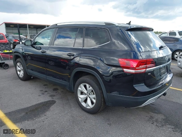 2018 Volkswagen Atlas 3.6L V6 SE with VIN 1V2CR2CA7JC570238, listed as a IAAI auction lot 42028477 with 85,210 mi miles. Bid and sale history available at carsss.com. Image 3.