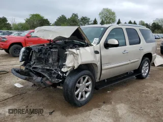 2008 GMC Yukon Denali z VIN 1GKFK63878J132157, wystawiony jako Copart lot #55180015 z przebiegiem 141 270 mil mil oraz Szkoda całkowita • Salvage title. Historia ofert i sprzedaży dostępna na DreamBid. Obrazek 1.