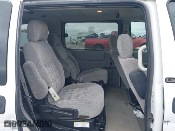 2004 Chevrolet Venture LS z VIN 1GNDX03E04D204744, wystawiony jako IAAI lot #41555167 z przebiegiem 116 005 mil mil oraz . Historia ofert i sprzedaży dostępna na DreamBid. Obrazek 8.