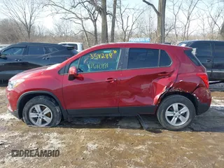2021 Chevrolet Trax LS with VIN KL7CJNSB9MB358288, listed as a IAAI auction lot 41610891 with 33,390 mi miles. Bid and sale history available at carsss.com. Image 14.