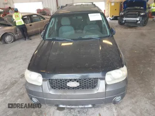 2005 Ford Escape XLT with VIN 1FMCU93125KA89457, listed as a IAAI auction lot 42508439 with 104,158 mi miles and . Bid and sale history available at DreamBid. Image 6.